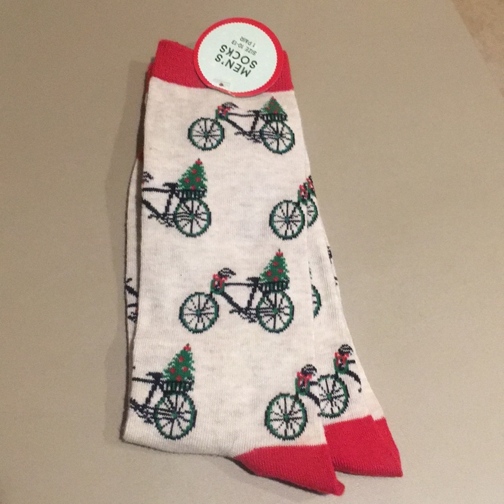 2 pairs of Christmas socks!